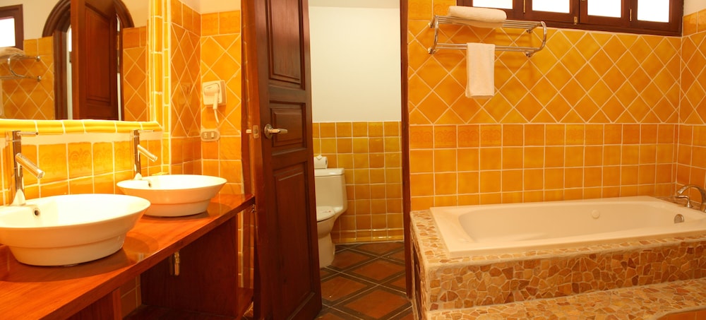 Hotel Colonial Granada 47/48