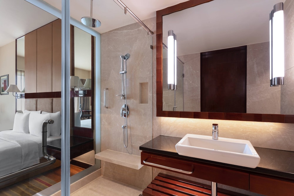 Courtyard By Marriott Ahmedabad 11/78