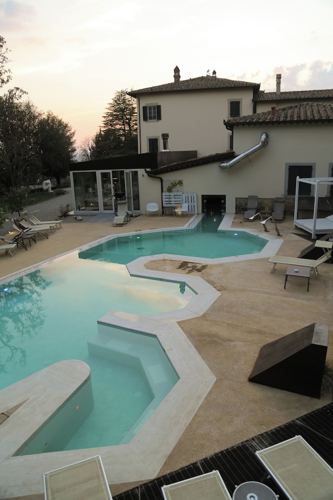 CORTONA RESORT AND SPA(FORMERLY HOTEL VILLA AUREA) 31/35
