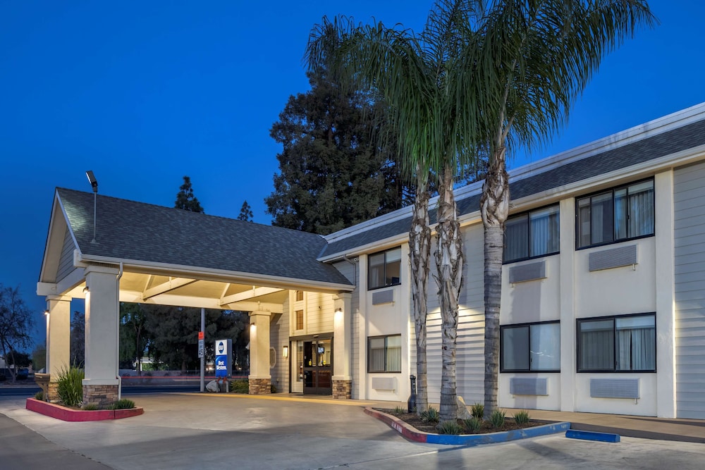Best Western Town & Country Lodge 3/58