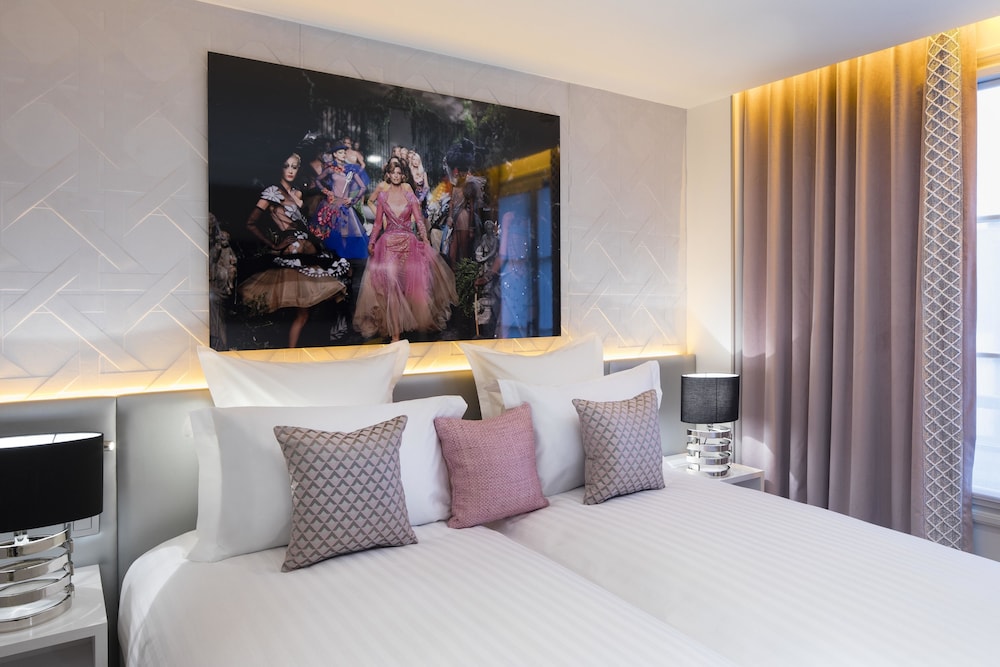 Hotel Dress Code And Spa 14/58