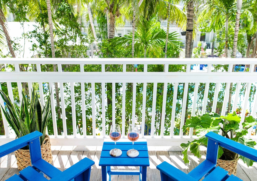 Parrot Key Hotel & Villas 55/70
