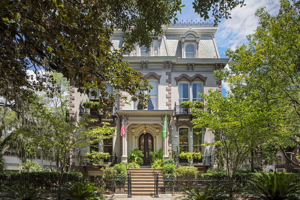 Hamilton-Turner Inn 2/50
