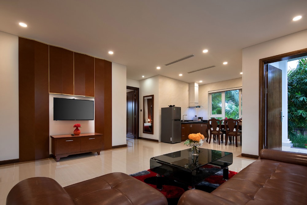 Gold Coast Hotel Resort & Spa 30/50