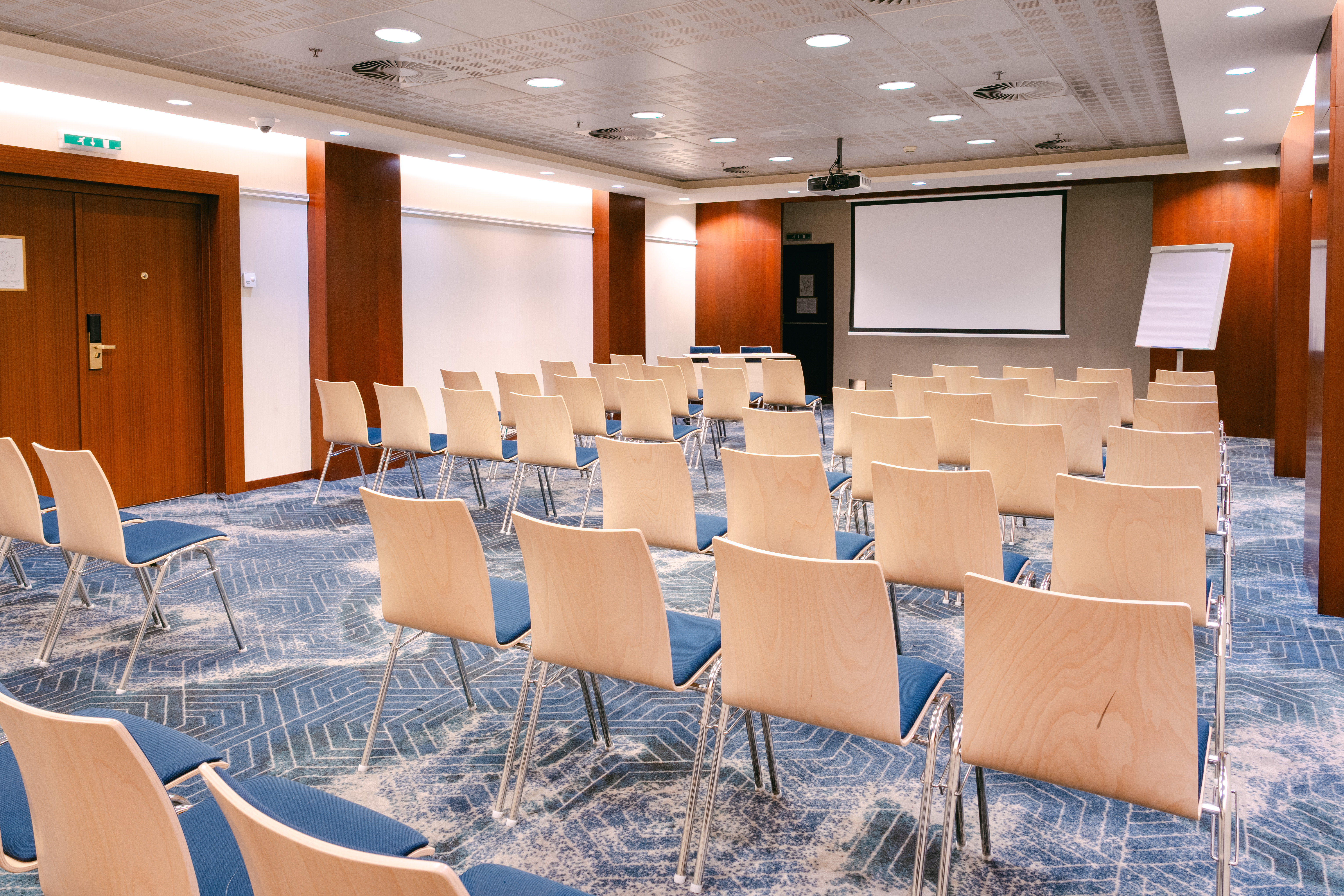 CROWNE PLAZA BRATISLAVA 65/74