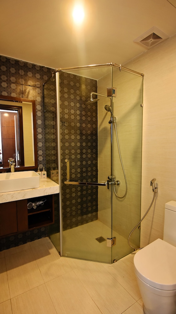 Ritzy Boutique Hotel Da Nang 37/77