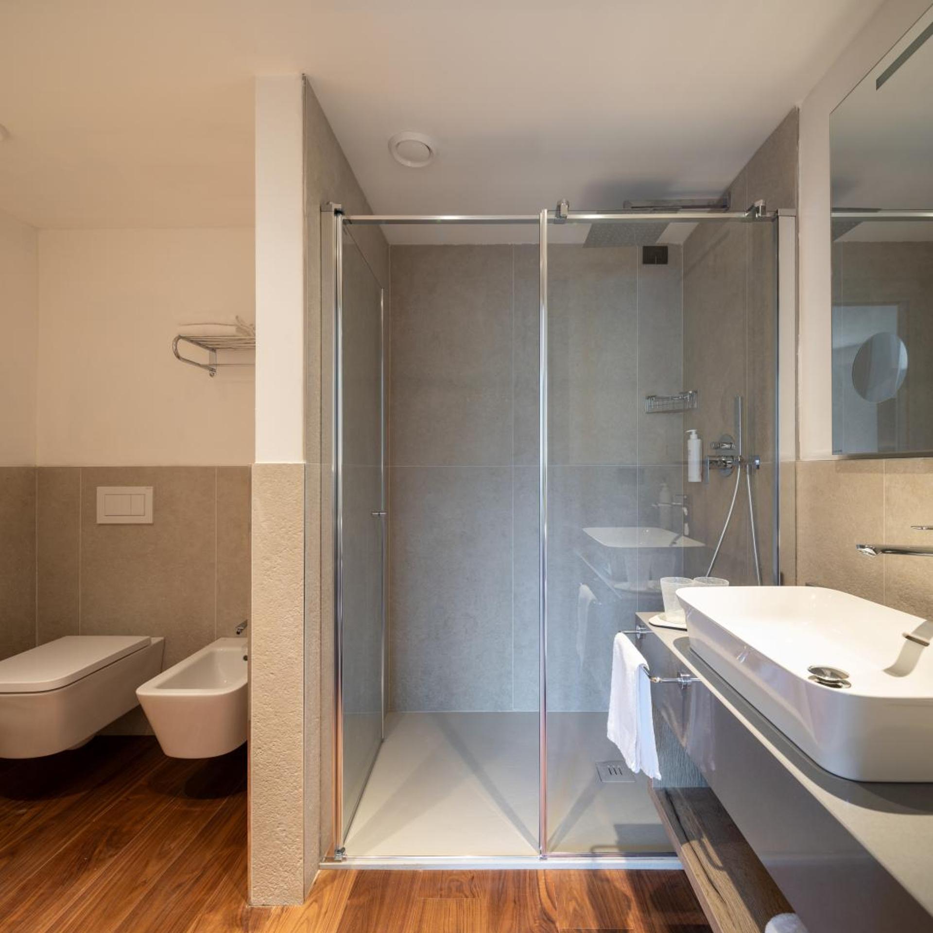 جناح عائلي بشرفة، Hotel Garda 5/8