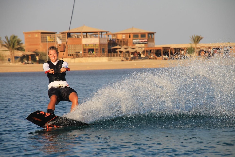 The Breakers Diving and Surfing Lodge 44/62