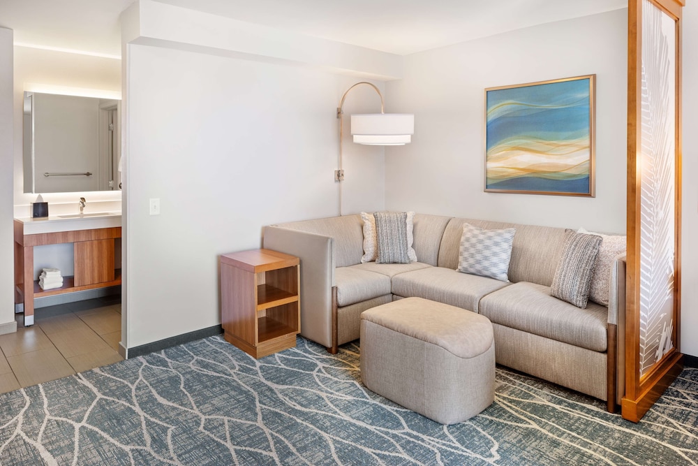 Hyatt Place Waikiki Beach 45/71