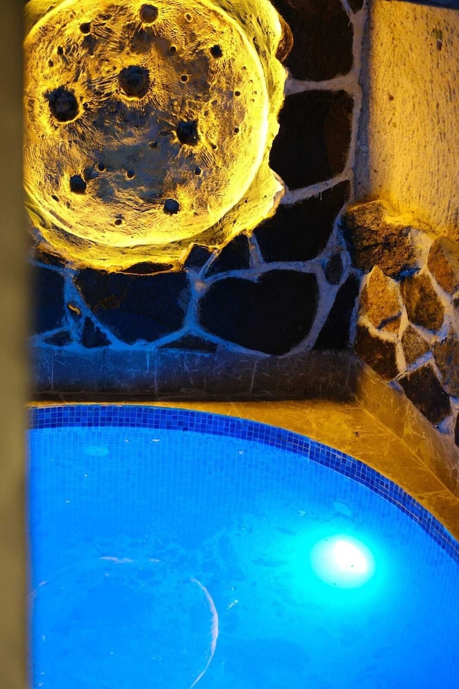 Nari Ask Cave Hotel 18/50