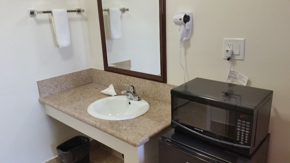 Kona Inn Motel Anaheim 38/42