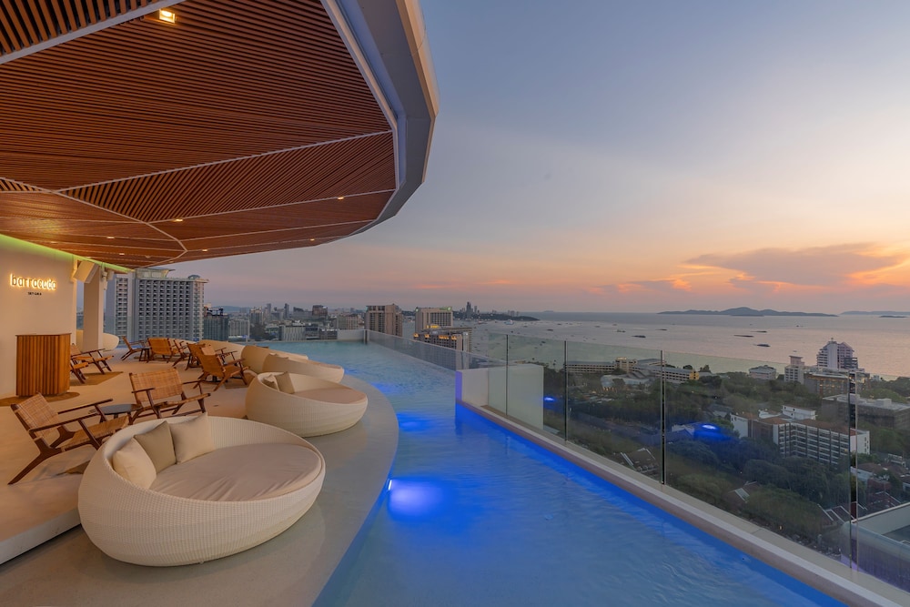 Akara Hotel Pattaya 61/82