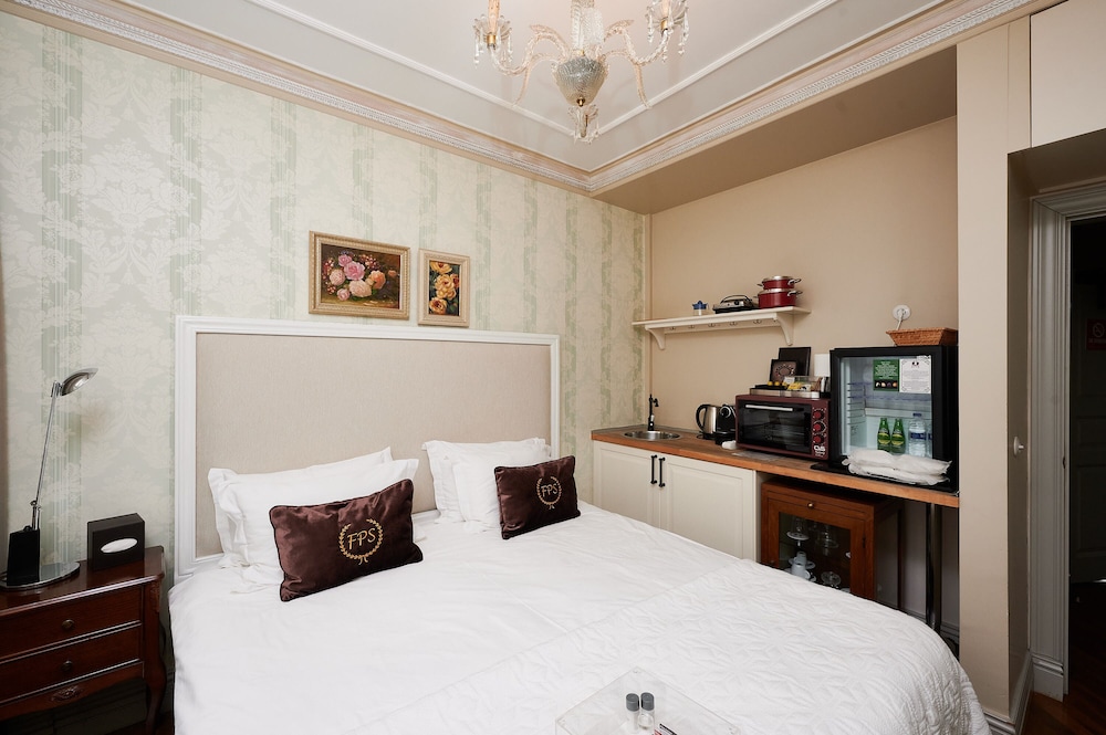 Faik Pasha Hotels 19/76