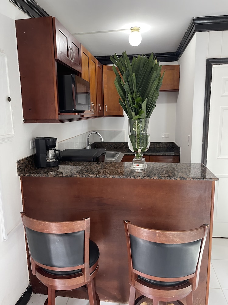 Coral Harbour Beach House And Villas 7/50