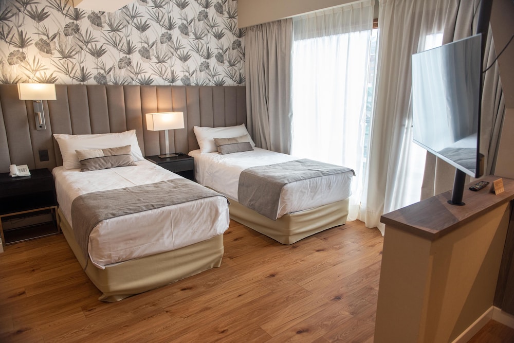 Albatros Hotel 15/59