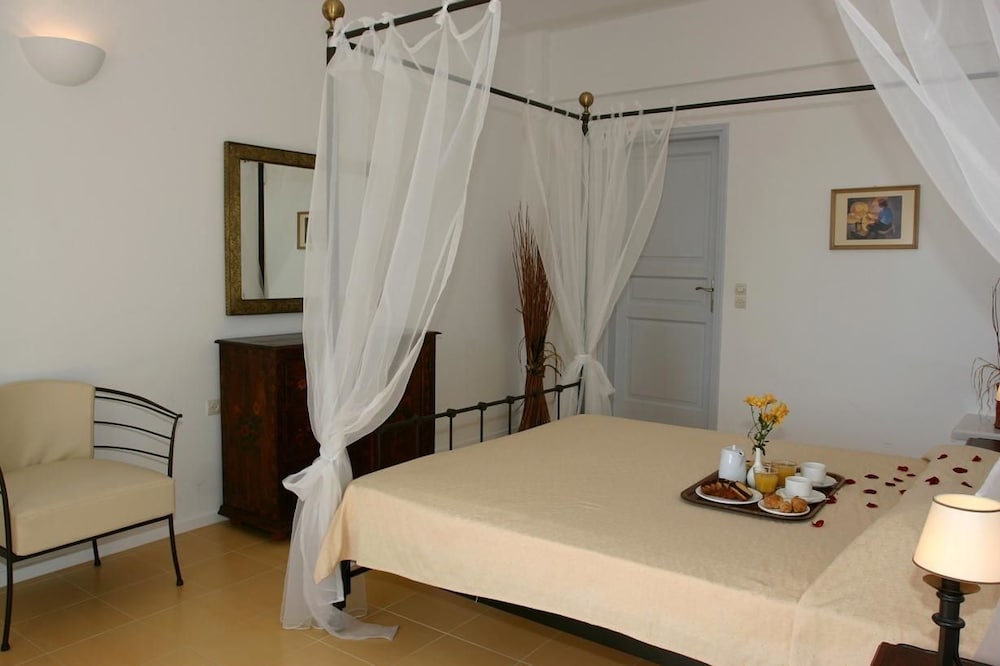 TZEKOS VILLAS 11/46