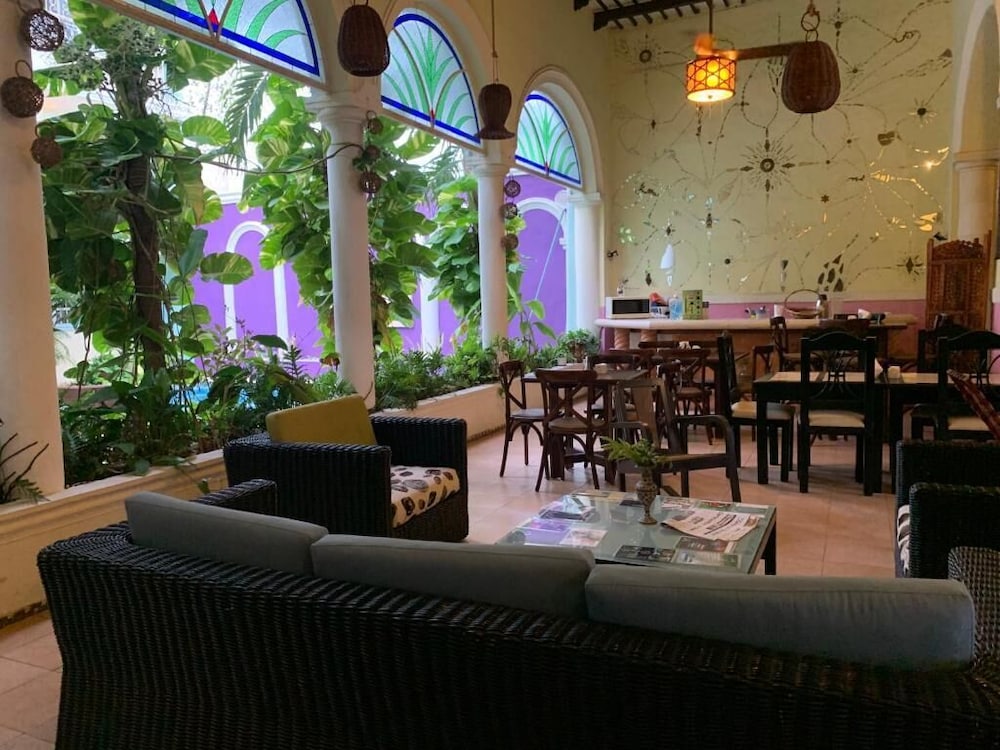 Hotel Santa Ana 60/76