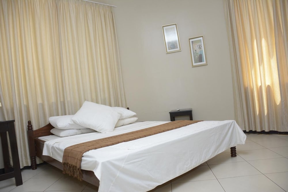 Keys Hotel Mbokomu Branch 15/50