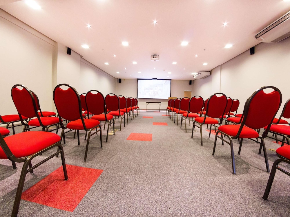 Ibis Imperatriz 64/70