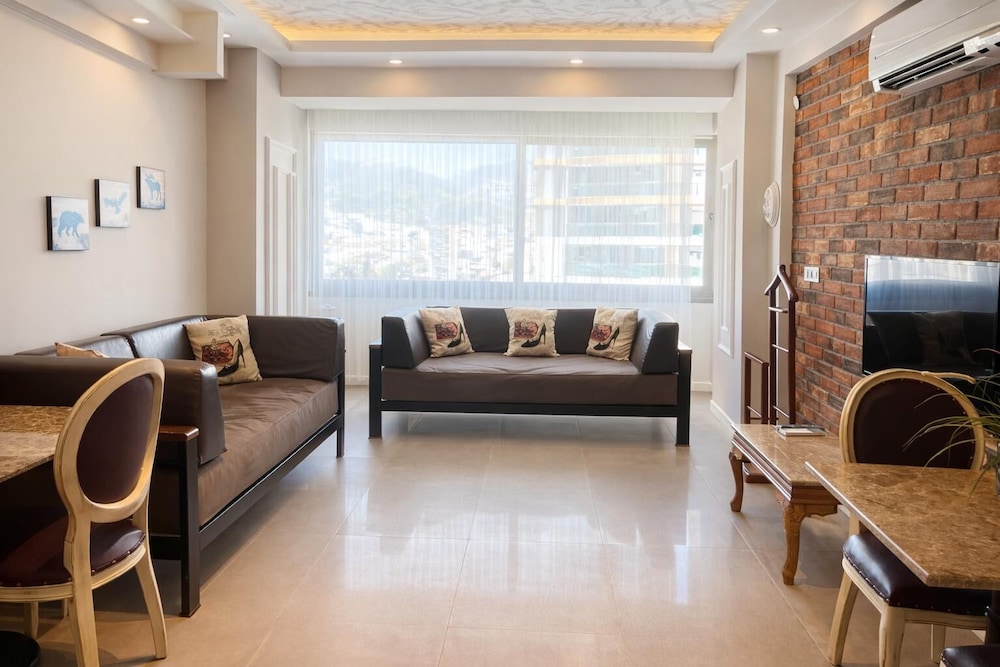 Lion Park Suits & Residence 27/40