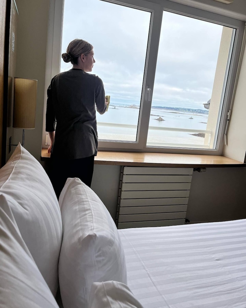 Logis Hotel De Carantec 7/33