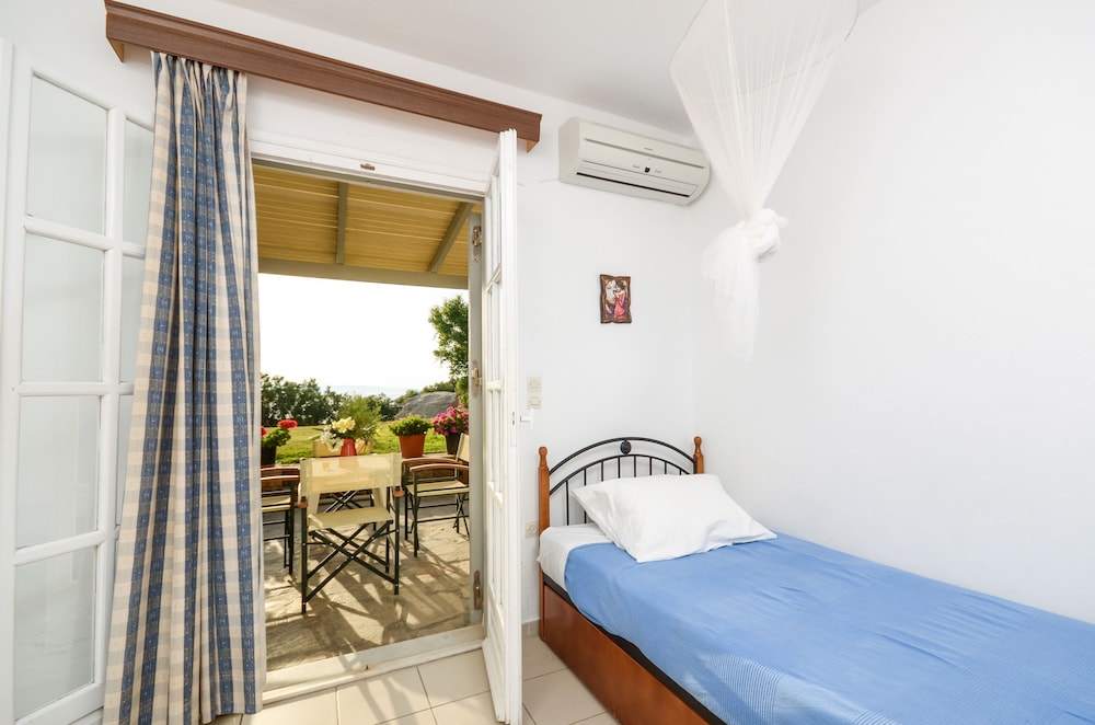 1 BEDROOM, APARTMENT, PARTIAL SEA VIEW, GROUND FLOOR