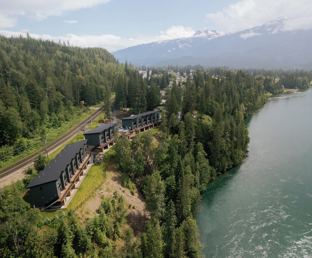 Basecamp Resorts Revelstoke 33/42