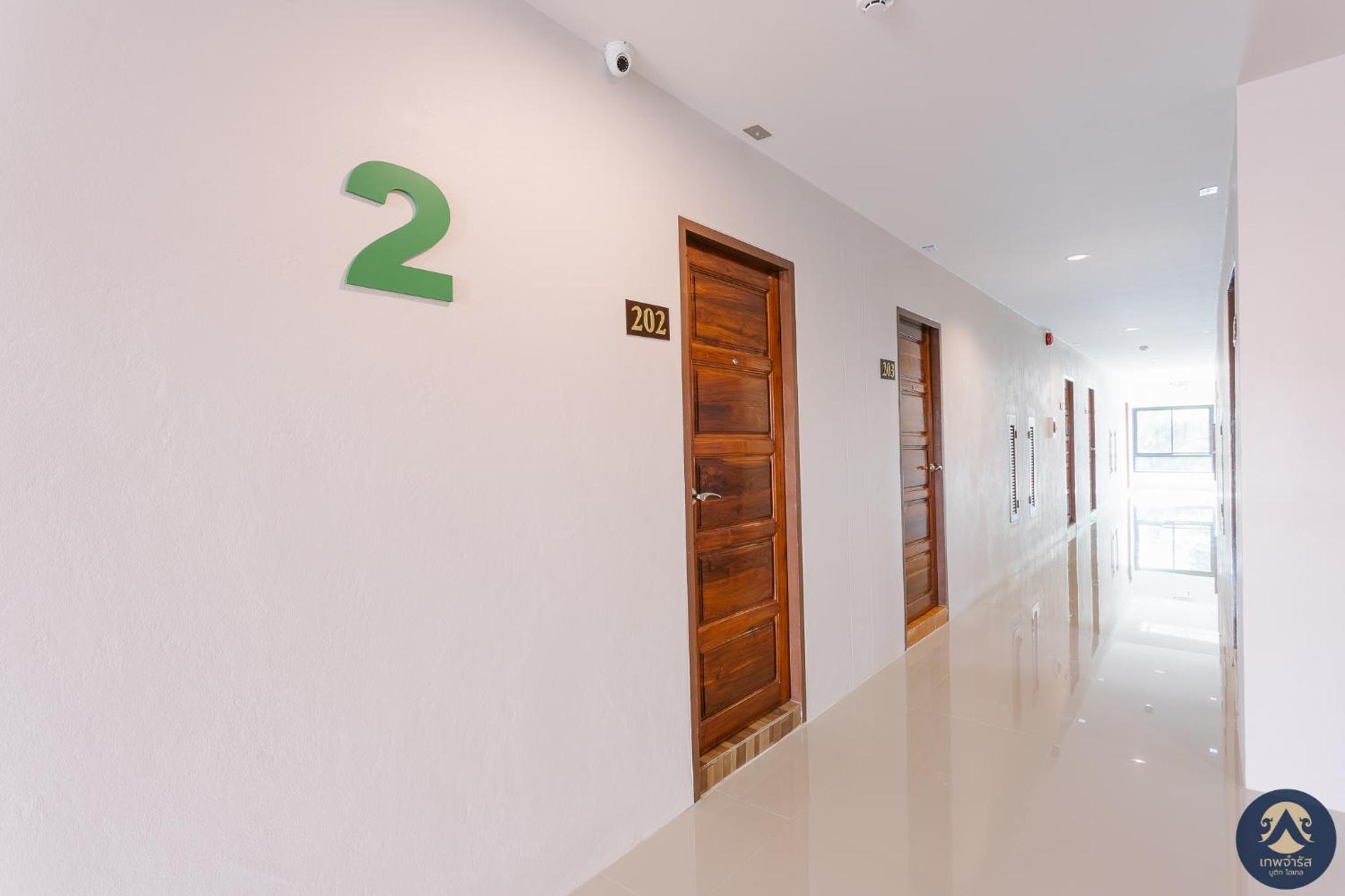 Thepchamrat Boutique Hotel 23/33