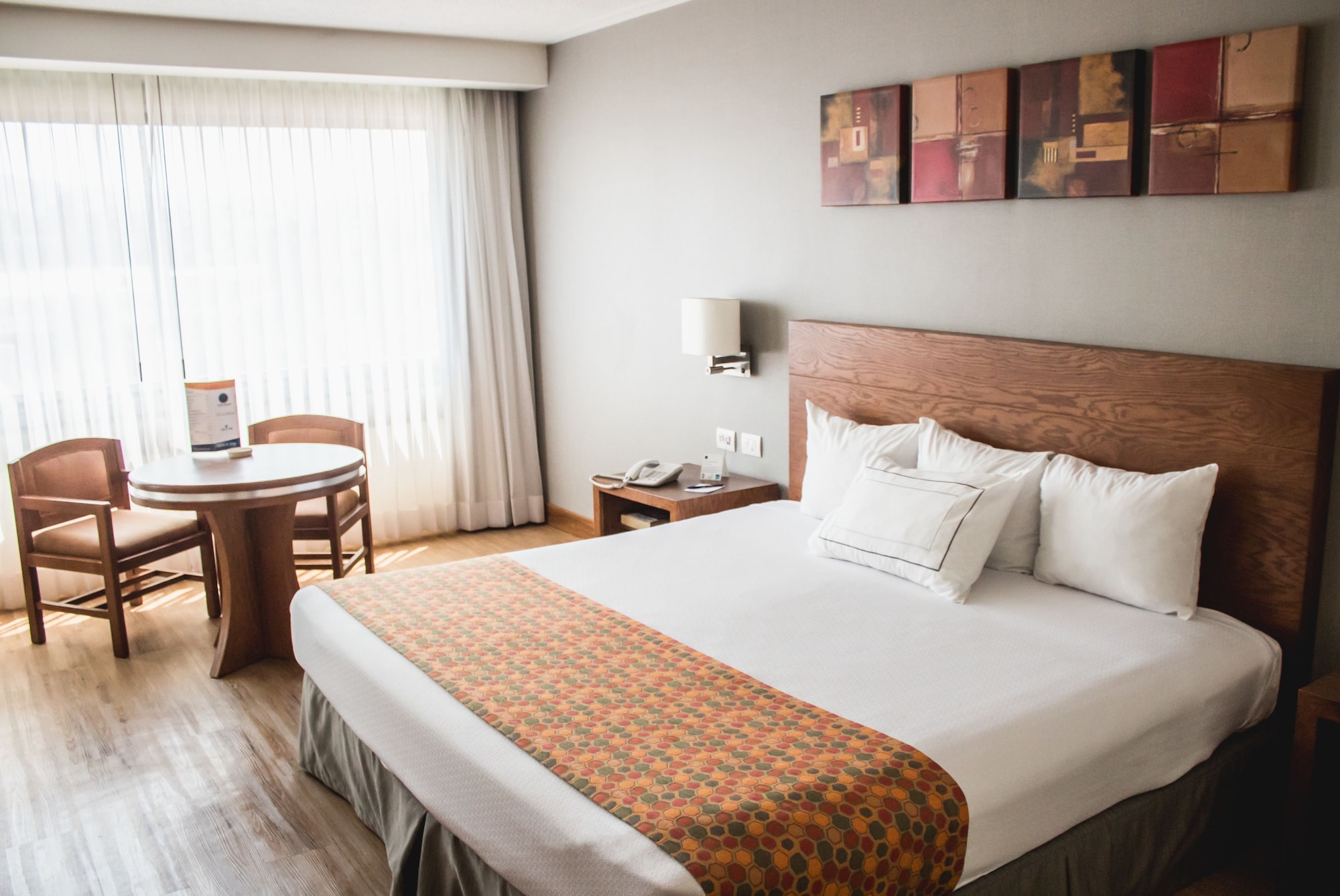 STANDARD, KING BED