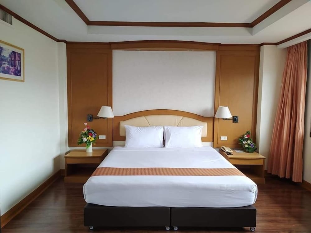 Sing Golden Place Hotel 12/52
