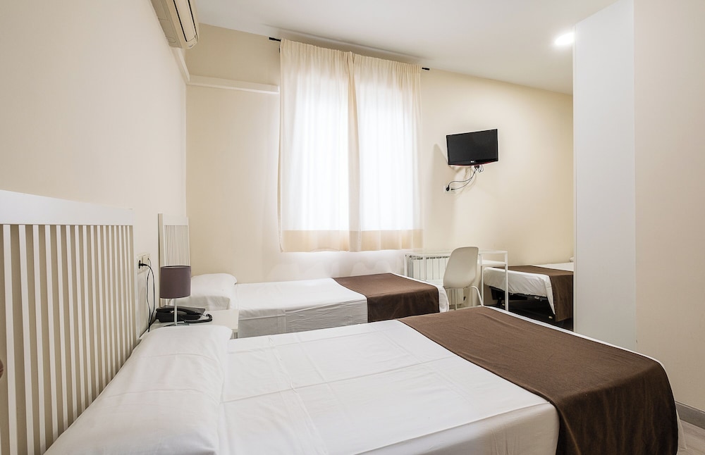 Hostal El Pilar 34/68