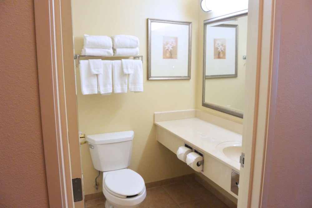 Country Inn & Suites By Radisson, Peoria North, IL 4/28