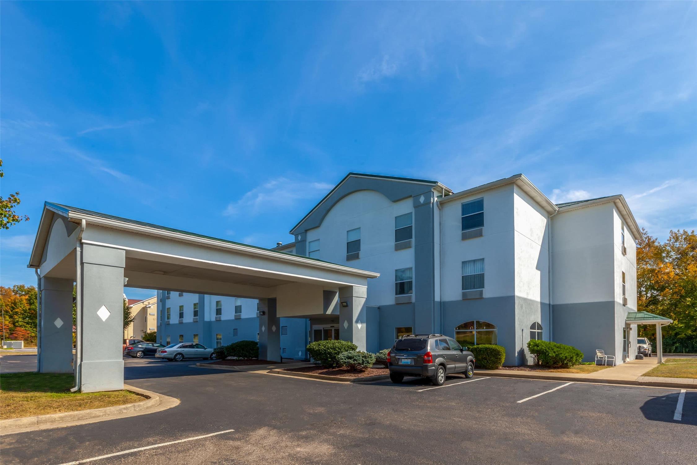 Baymont by Wyndham La Grange KY Southeast 31/37