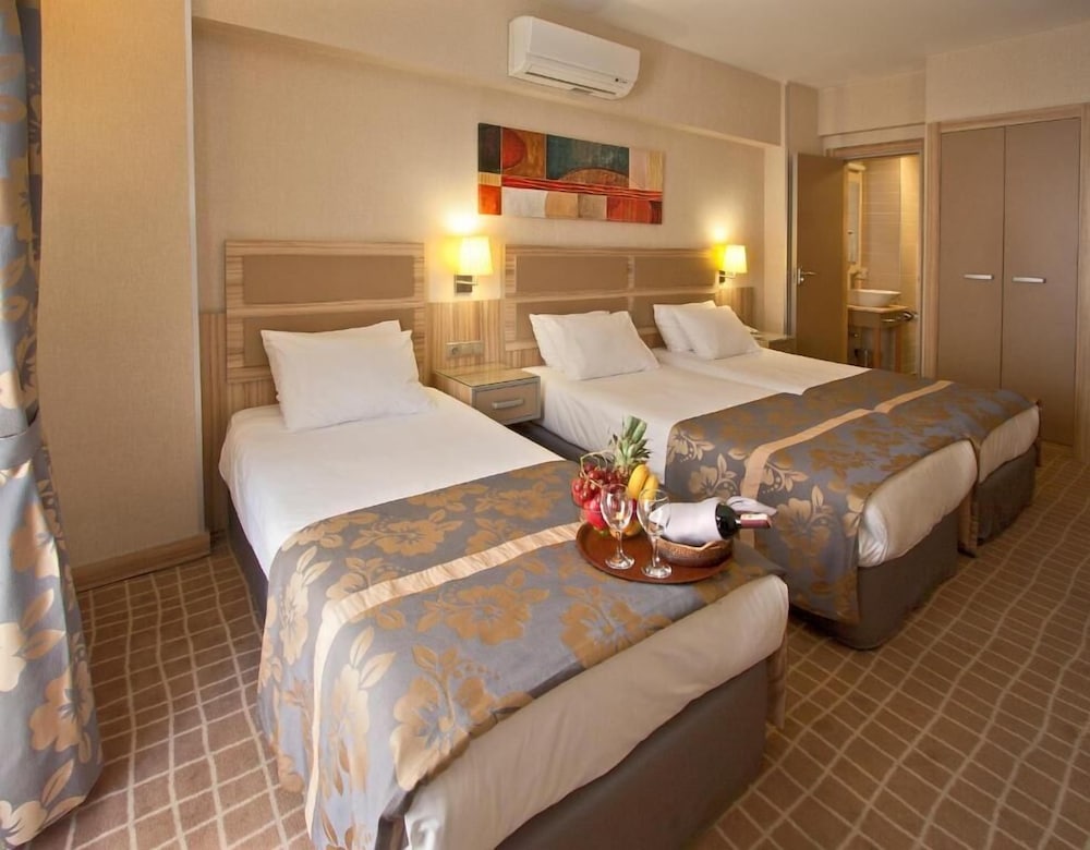 Nanda Hotel 19/63