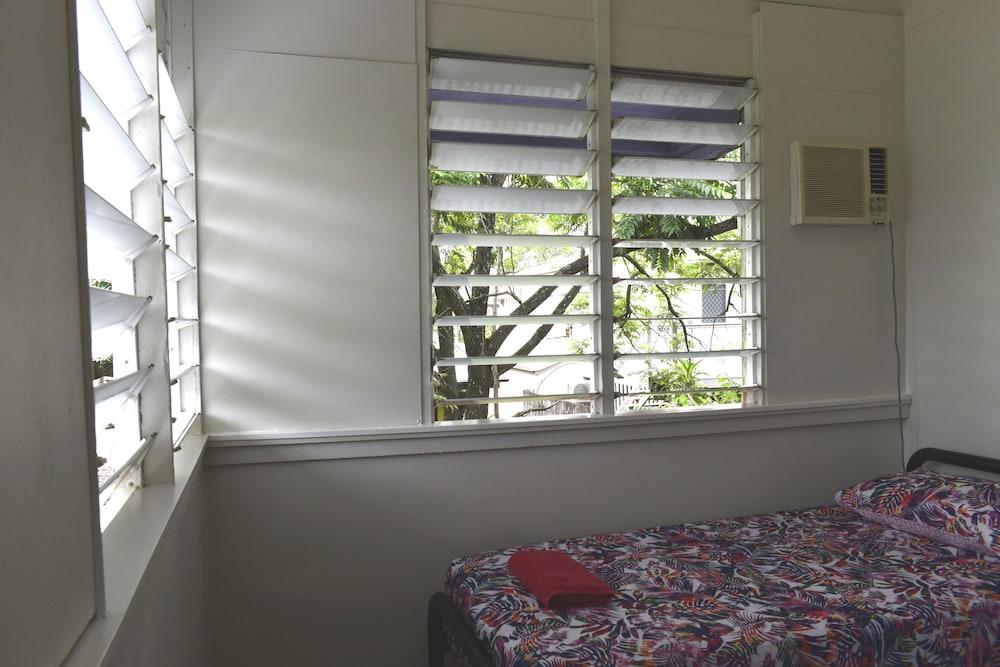 TRADITIONAL, SINGLE, SINGLE BED, GARDEN VIEW