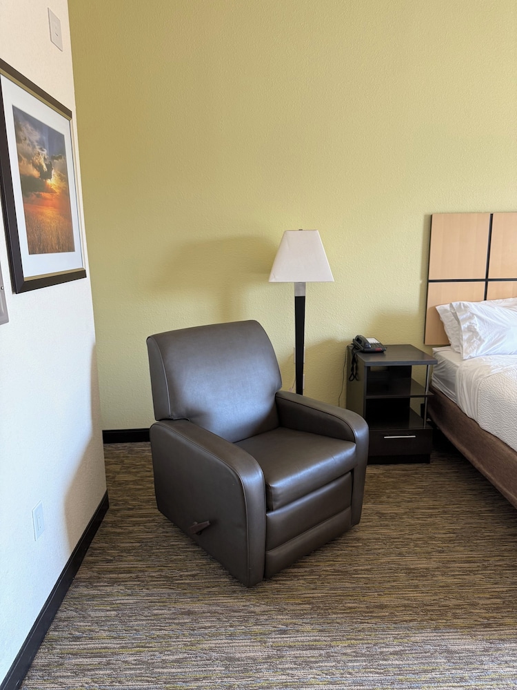 Candlewood Suites COTULLA 13/24