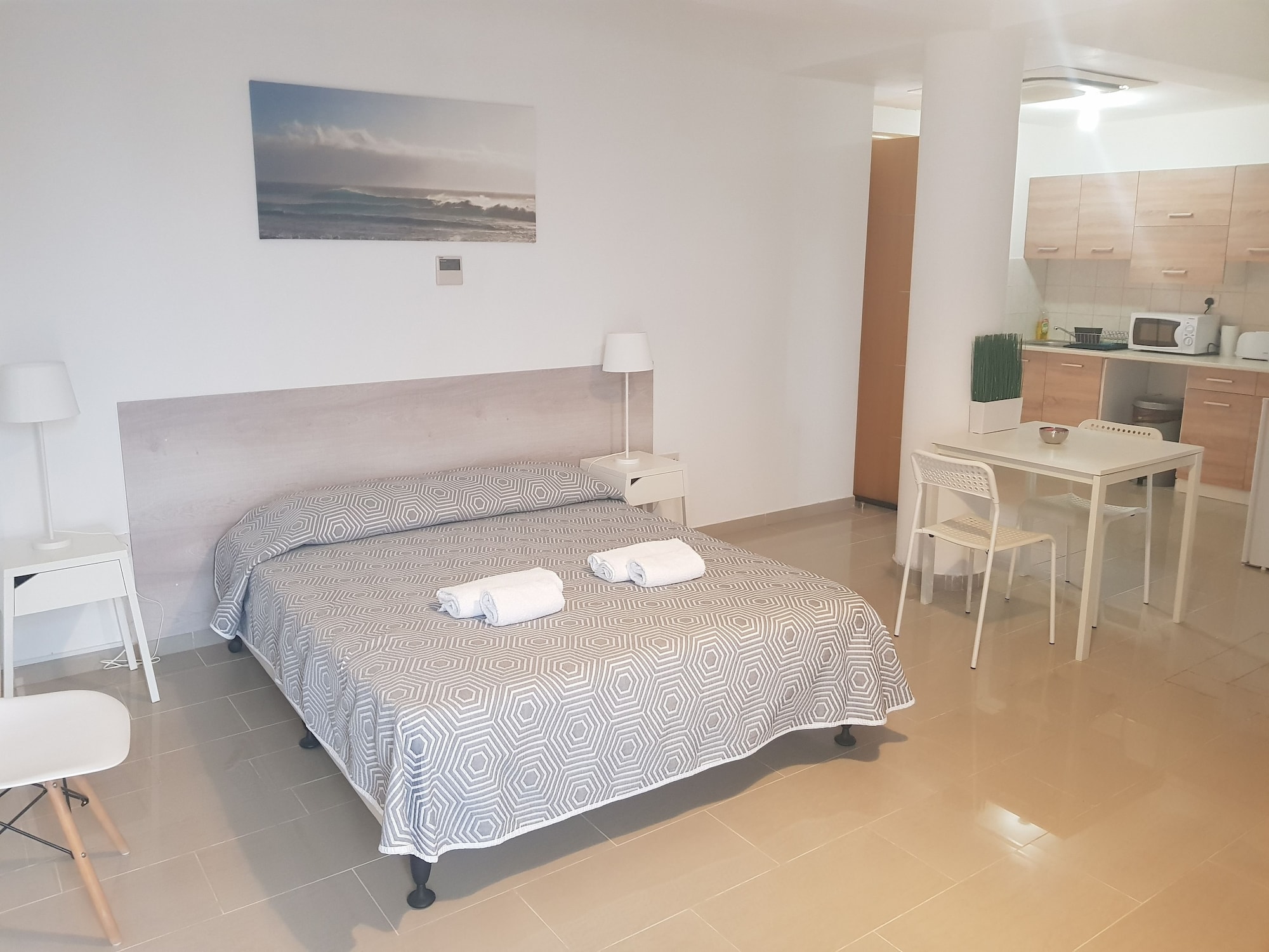 STUDIO, SUITE, QUEEN BED