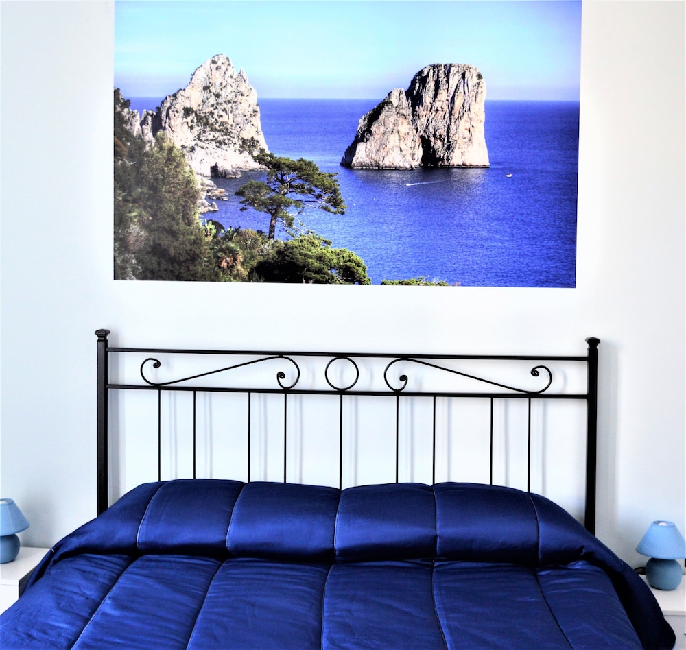 Napoli Station B&B 8/48