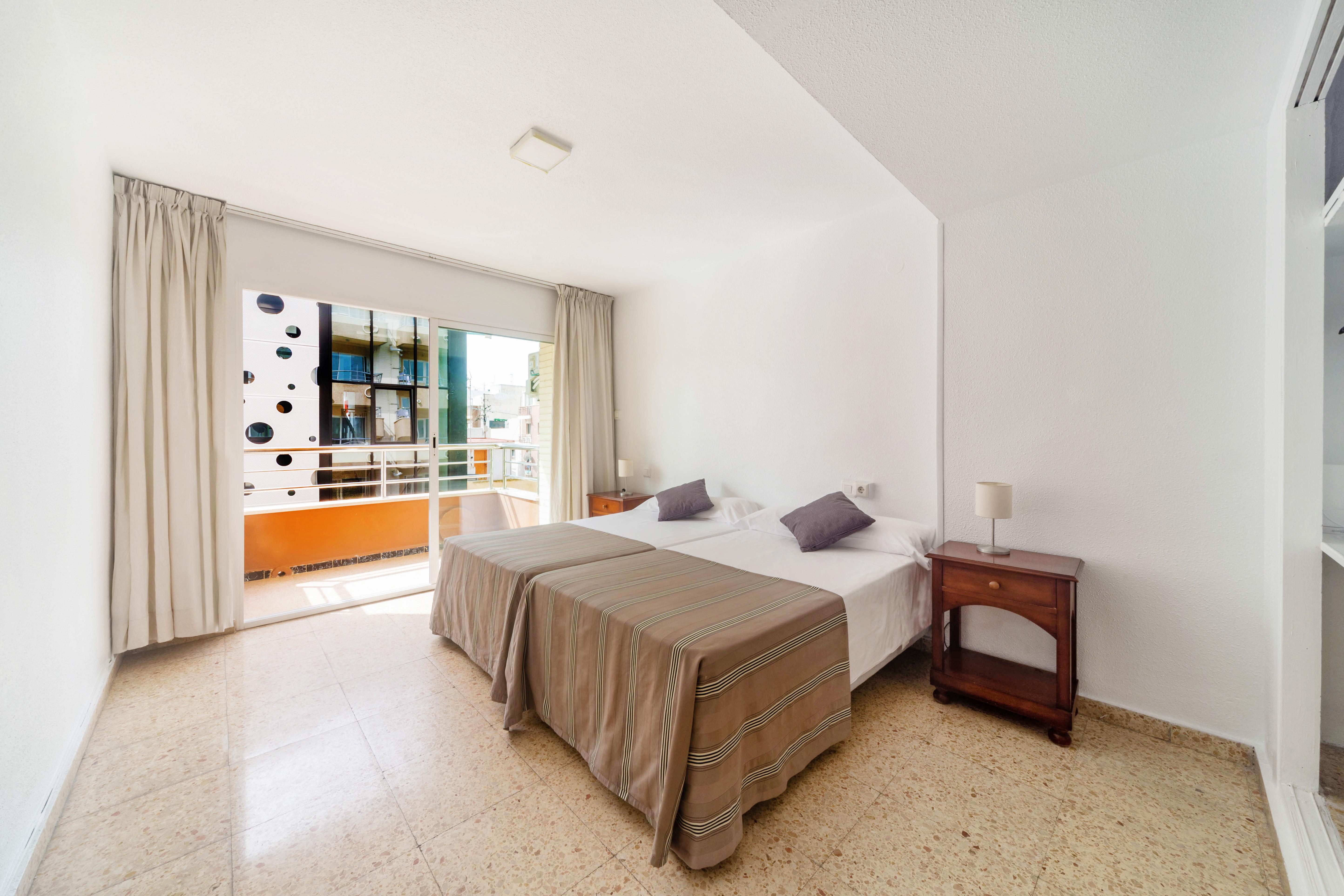 3 Bedrooms, Apartment, Balcony or Terrace