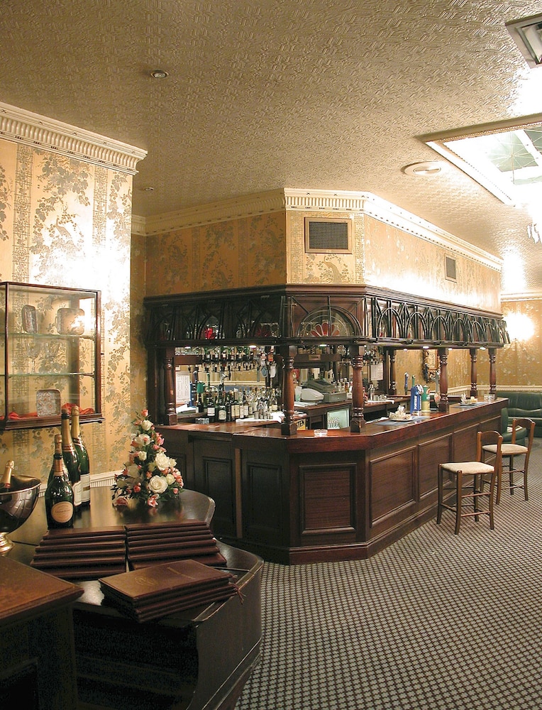 Adelphi Hotel 51/69