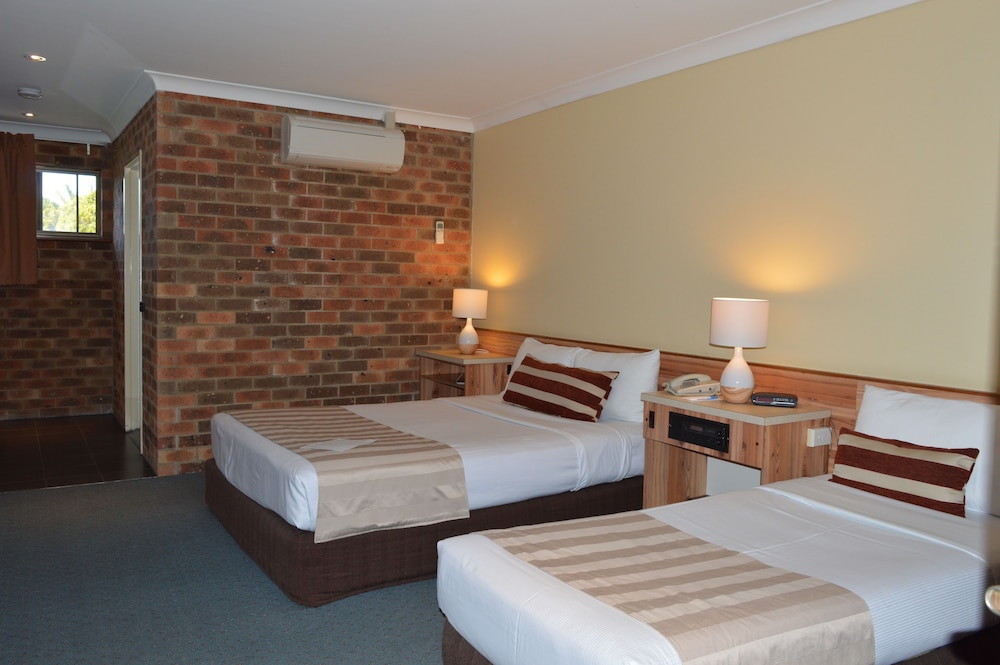 Sunseeker Motor Inn 25/66