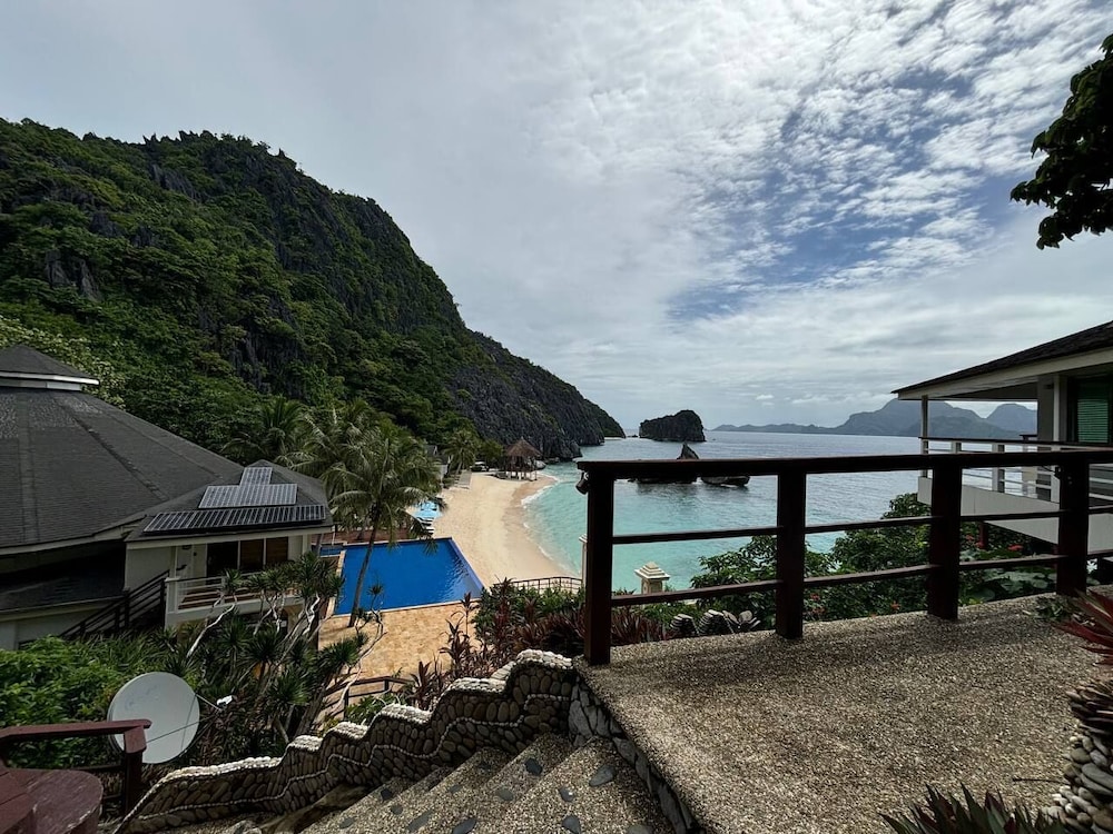 Matinloc Resort 63/68