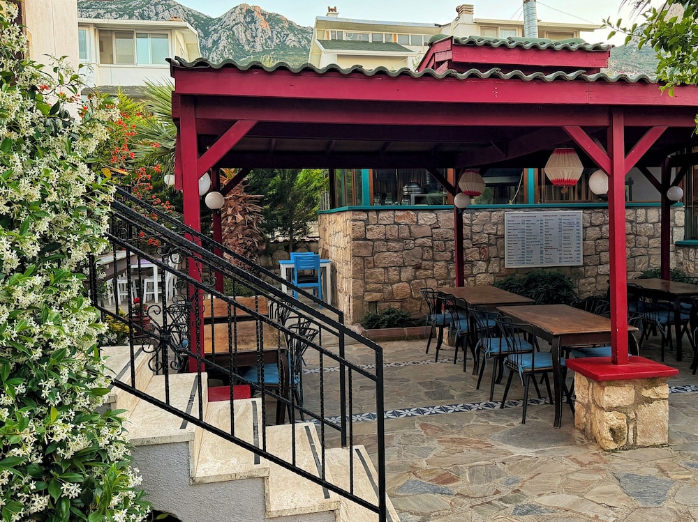 Karaburun Konak Hotel 36/50