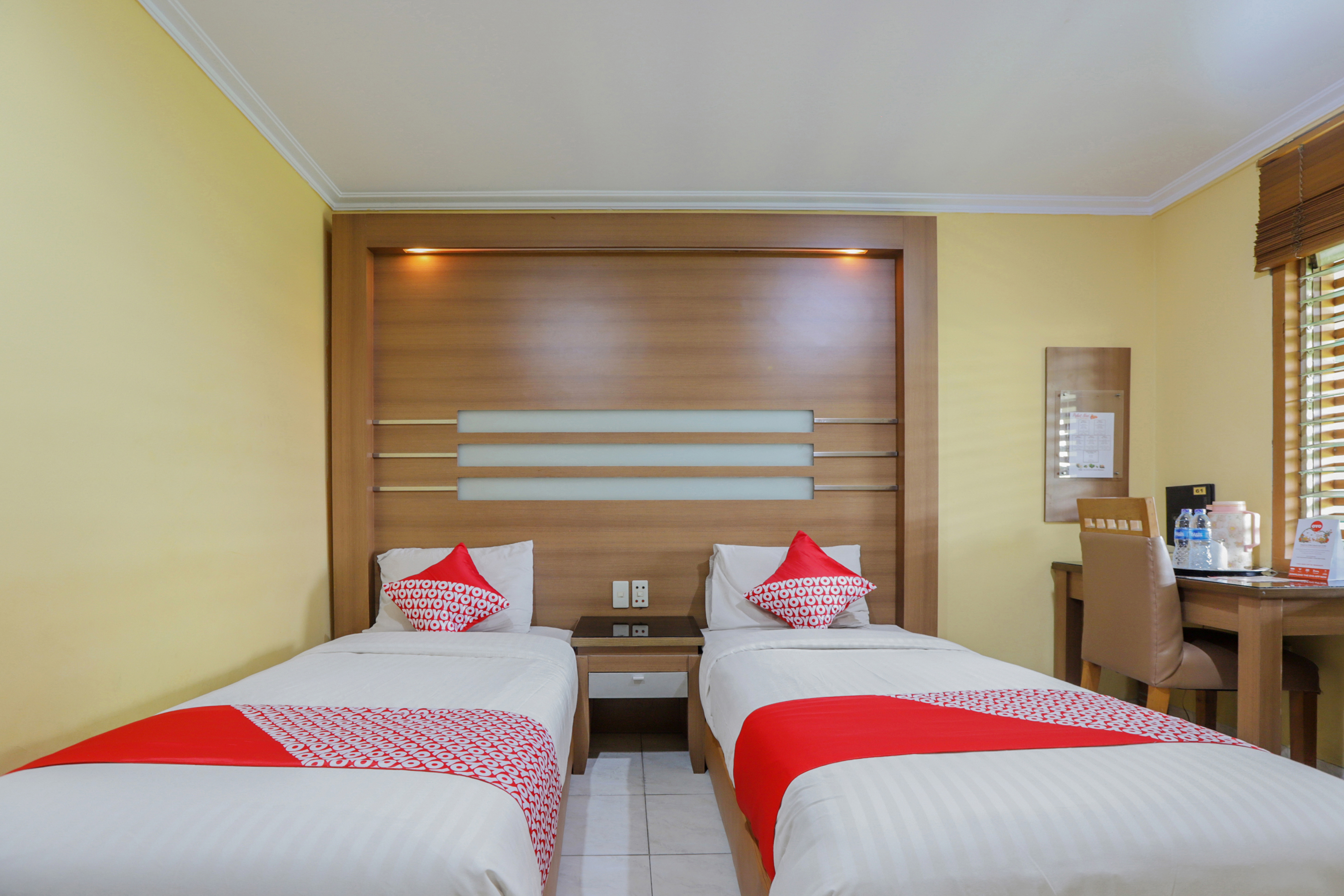 غرفة قياسية بسريرين منفصلين، OYO 918 Hotel Senen Indah Syariah 2/6