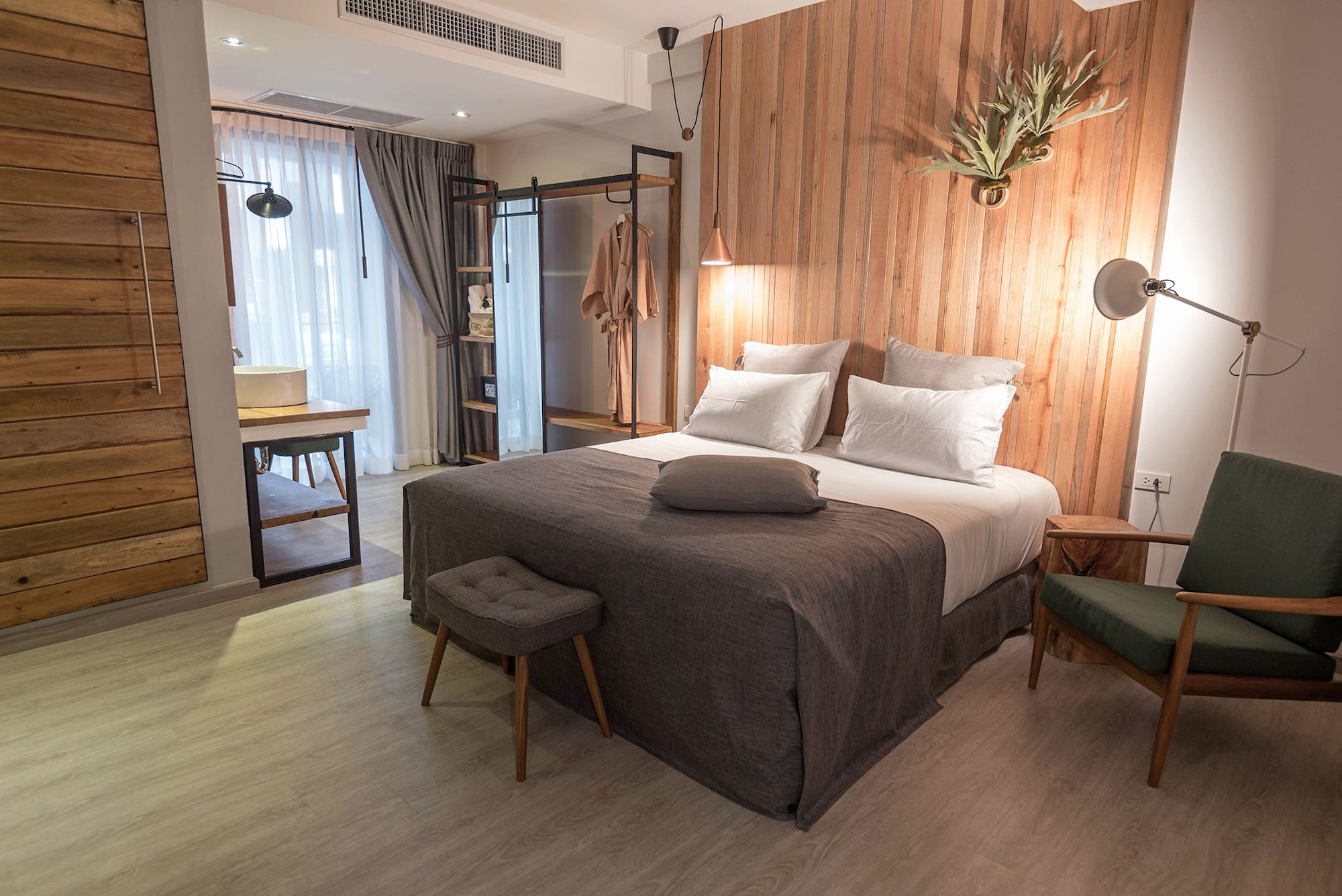 DELUXE, DOUBLE BED, BALCONY