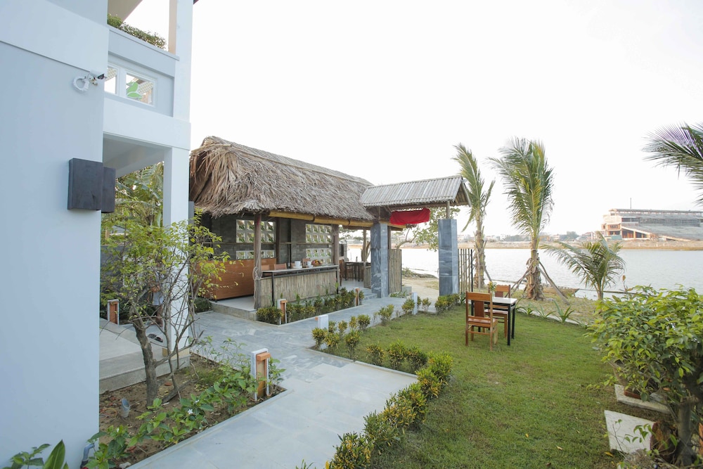 Hoi An Corn Riverside Villa 3/33