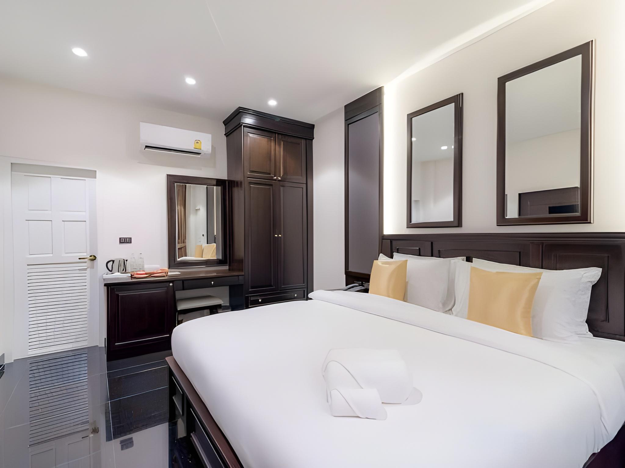 Room, King Bed, Pool Terrace