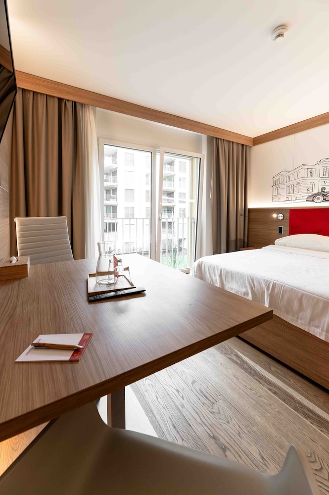 Los Lorentes Residences 15/50