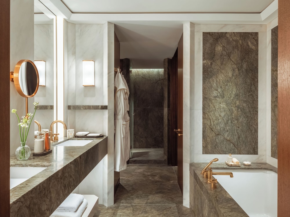 The Chancery Rosewood 46/49