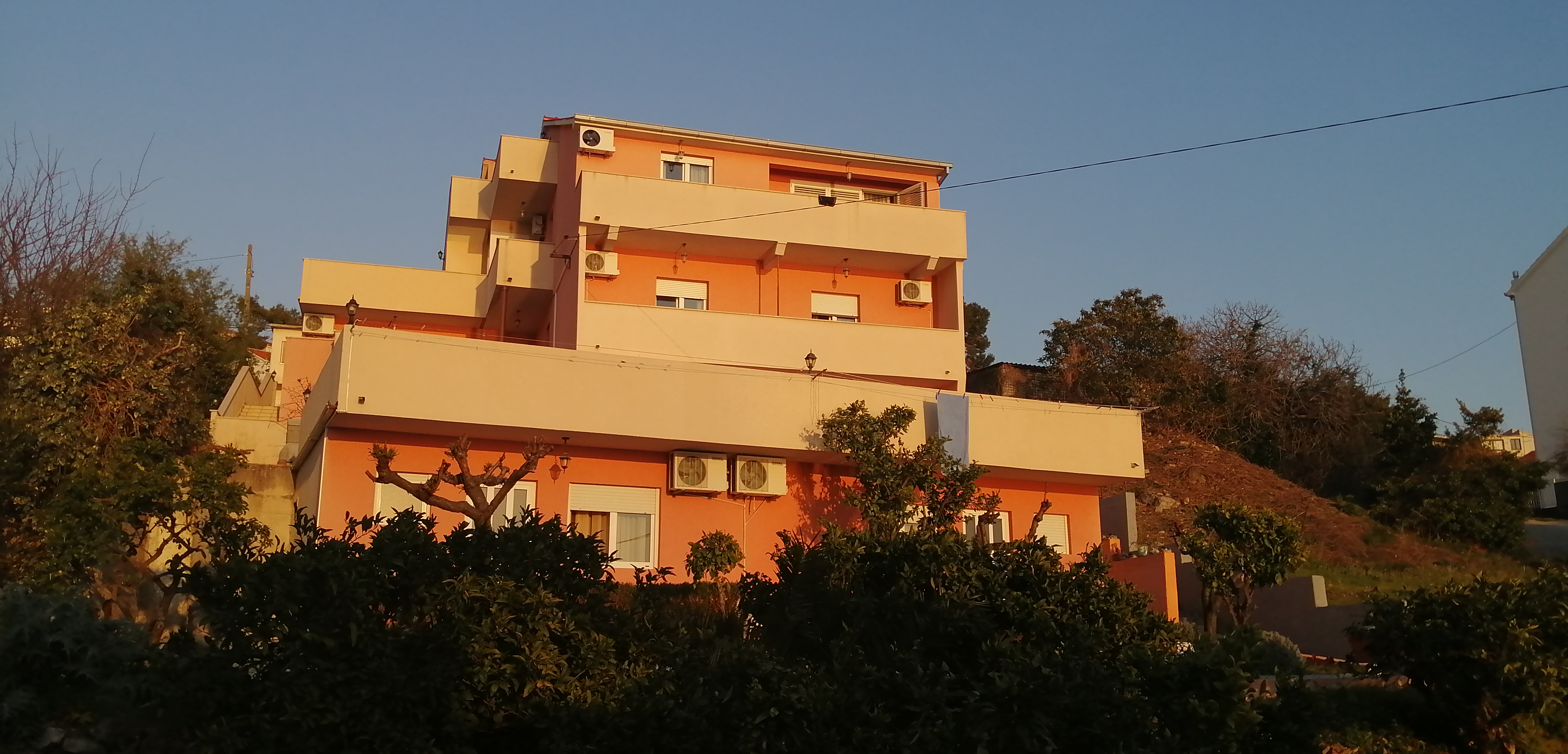 VILLA LUKETA 2/50